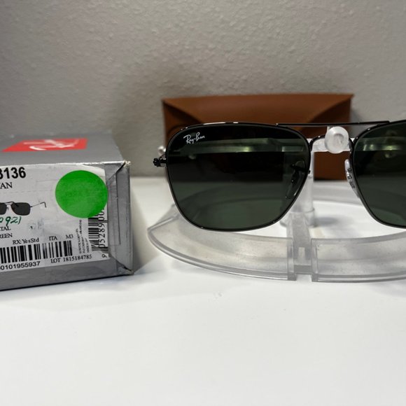 Ray-Ban Caravan sunglasses (RB3136). Polished gunmetal frame/G-15 green lenses main image 5